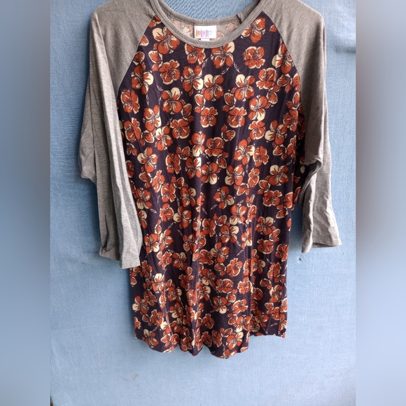 LuLaRoe Women's size XL Floral 3/4 Sleeve Top - Picture 3 of 4